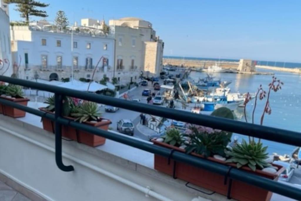 Emozioni Dal Porto Lejlighed Trani Eksteriør billede
